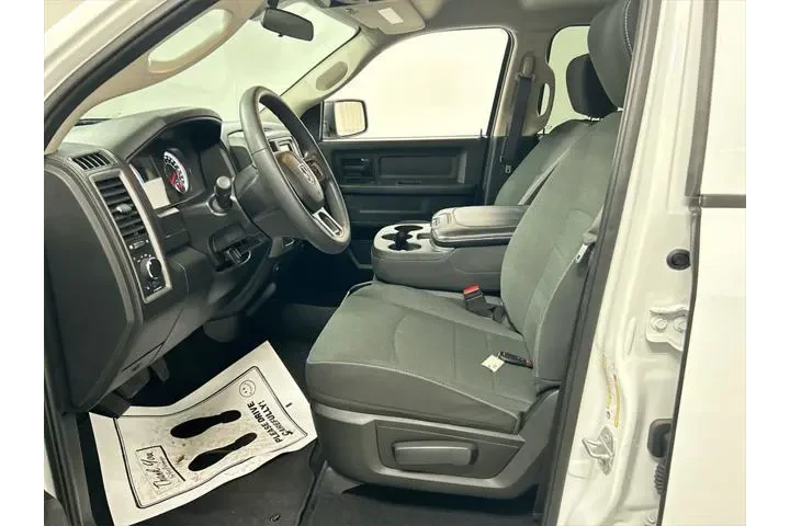 $33747 : Ram 1500 Classic 2023 4x4 Tr image 9