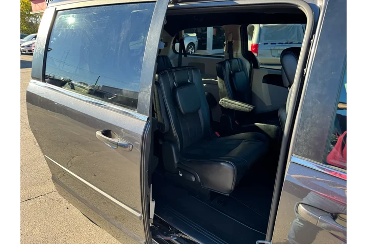 $5980 : 2017 Grand Caravan SXT Wagon image 9