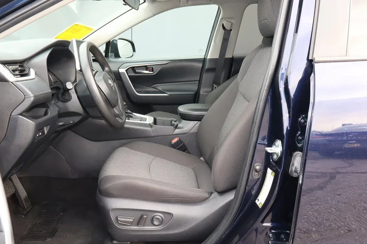 $25988 : 2024 RAV4 XLE FWD image 7