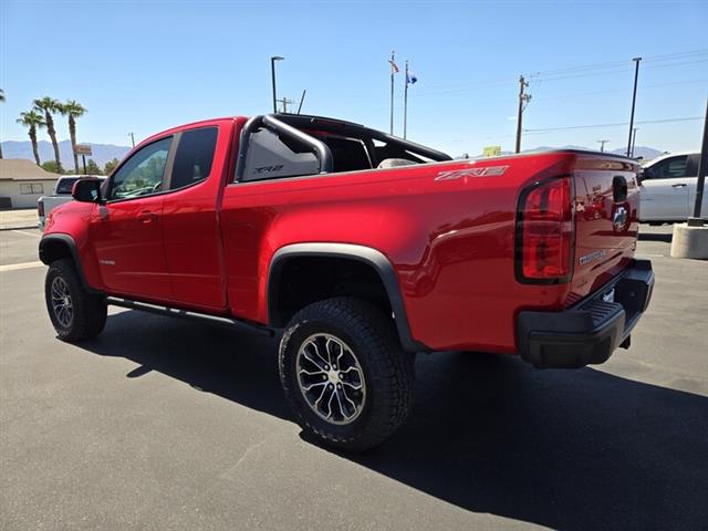 $29915 : Pre-Owned 2018 COLORADO 4WD Z image 5