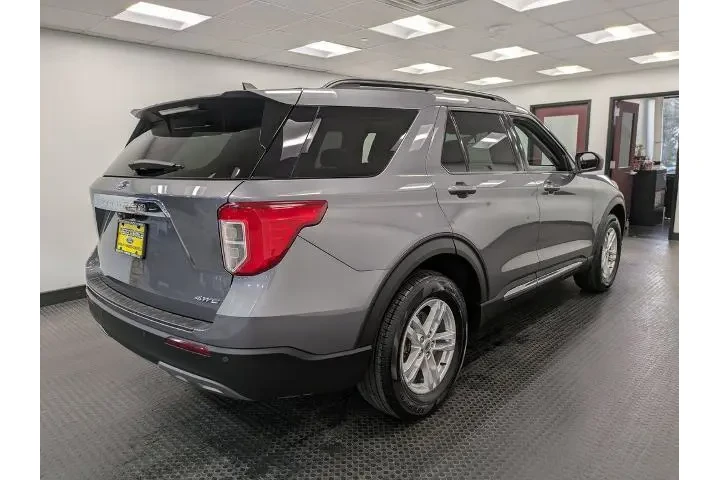 $30900 : Ford Explorer 2022 AWD XLT 4 image 4