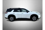 $34023 : Nissan Pathfinder 2024 AWD S thumbnail