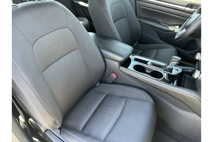 $17670 : Nissan Altima 2023 2.5 SV 4d image 10