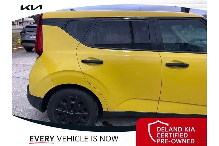 $14747 : Kia Soul 2020 LX 4dr Crossov image 8