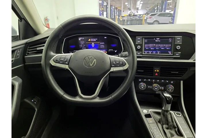 $18998 : Volkswagen Jetta 2024 SE 4dr image 10