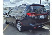 $17999 : Chrysler Pacifica 2022 Touri thumbnail