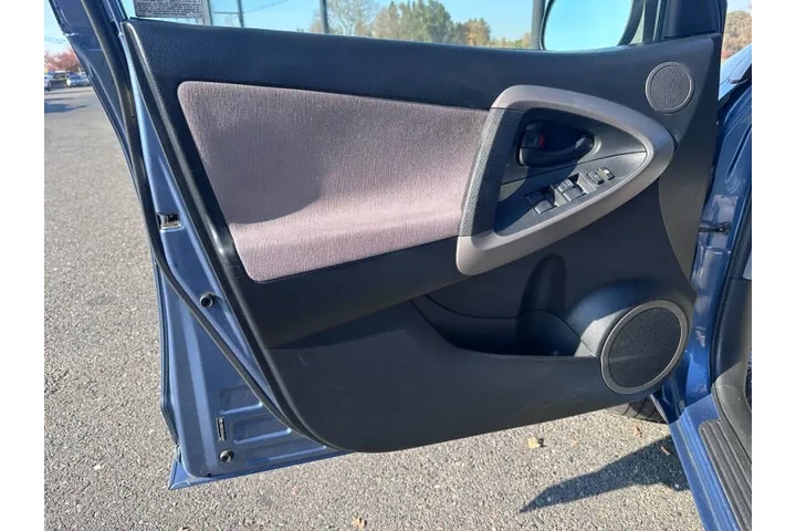 $7995 : 2006 RAV4 image 10