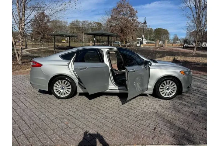 $4500 : 2013 Fusion Hybrid SE image 10