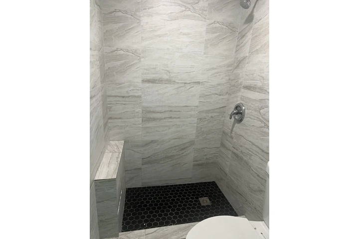 $1350 : Casita Pequena Estudio- image 2