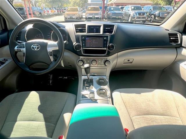 $11950 : 2013 TOYOTA HIGHLANDER image 10