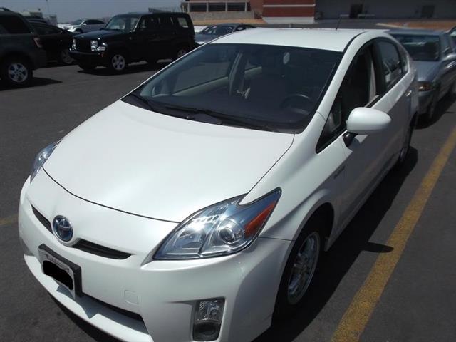 $6000 : 2011 Toyota Prius Hybrid III image 1