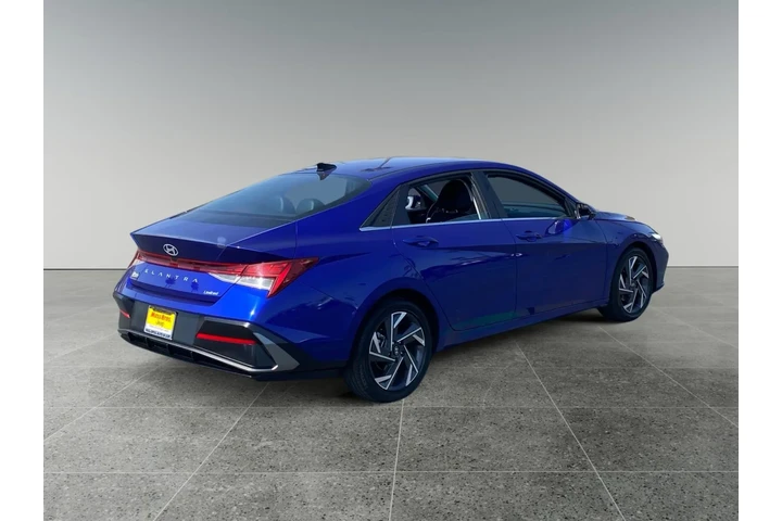 $29001 : Hyundai ELANTRA 2025 Limited image 5