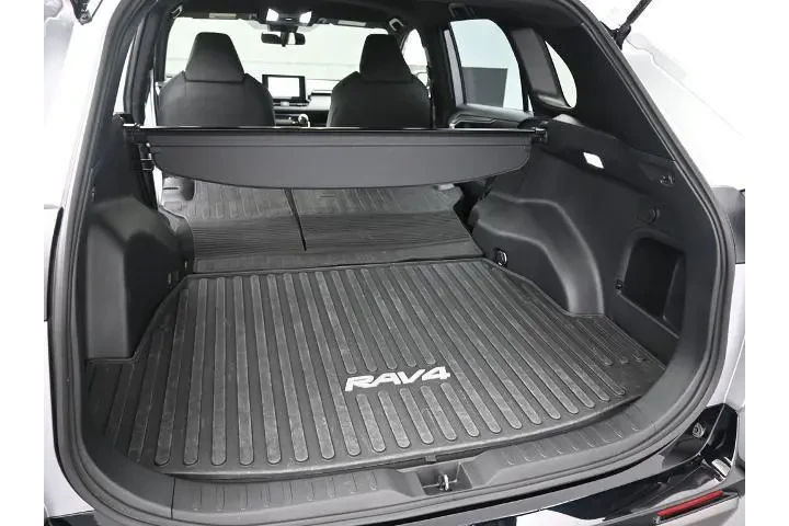 $39800 : Toyota RAV4 Hybrid 2025 AWD image 10
