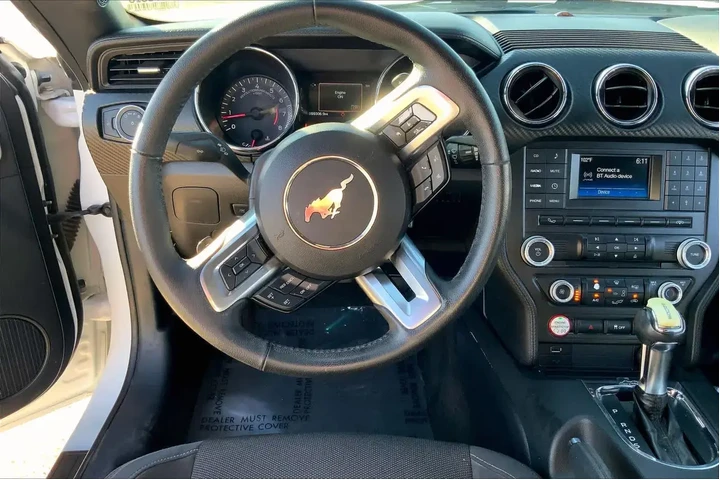 $11606 : Ford Mustang 2015 V6 2dr Fas image 5