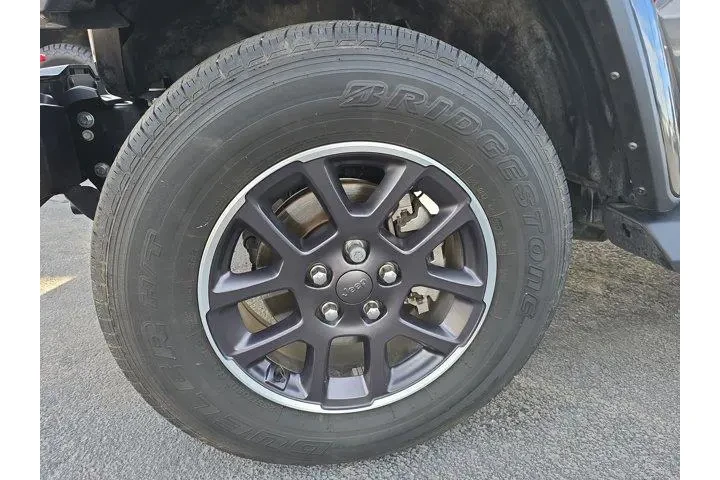 $32999 : Jeep Gladiator 2023 4x4 Over image 3