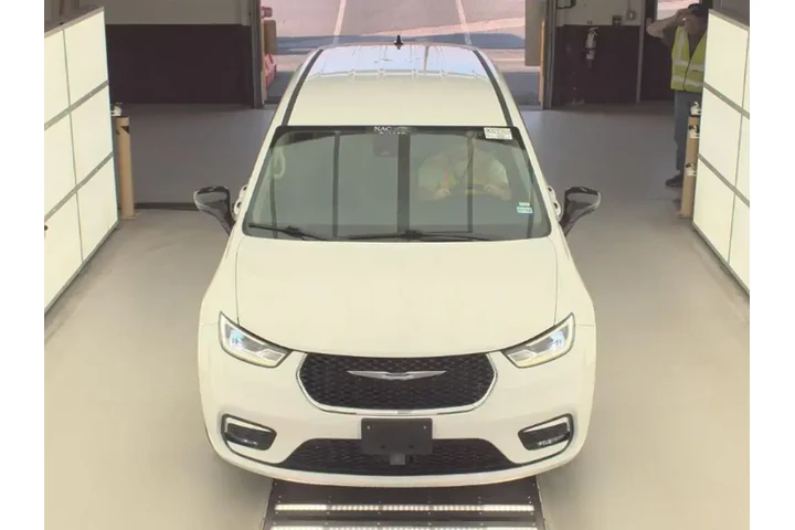 $25493 : Chrysler Pacifica 2024 Touri image 2