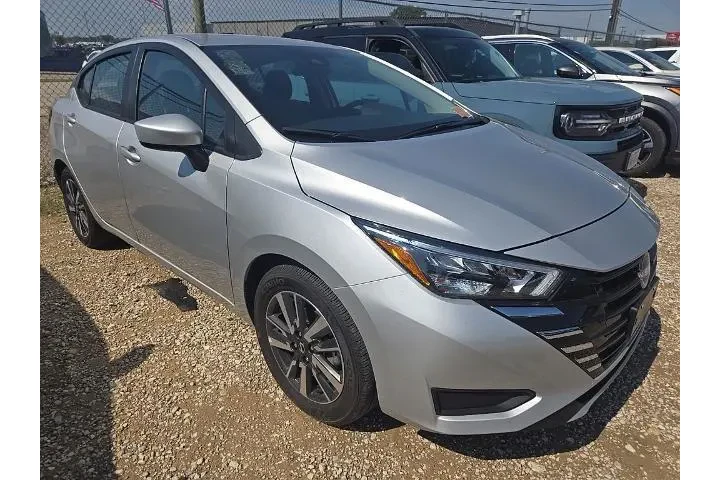 $17982 : Nissan Versa 2025 SV 4dr Sed image 4
