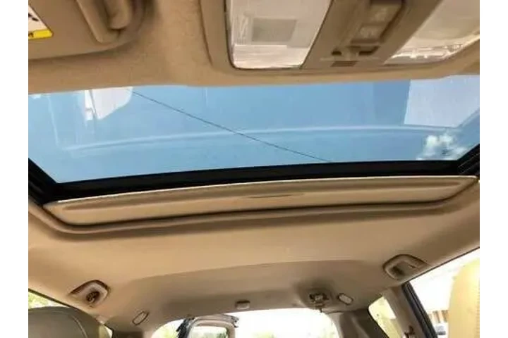 2009 RAV4 Limited image 4
