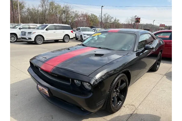 $12950 : 2014 Challenger SXT Plus image 1