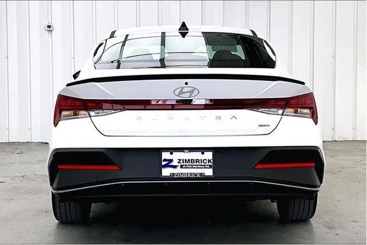 $28979 : Hyundai ELANTRA Hybrid 2025 image 4