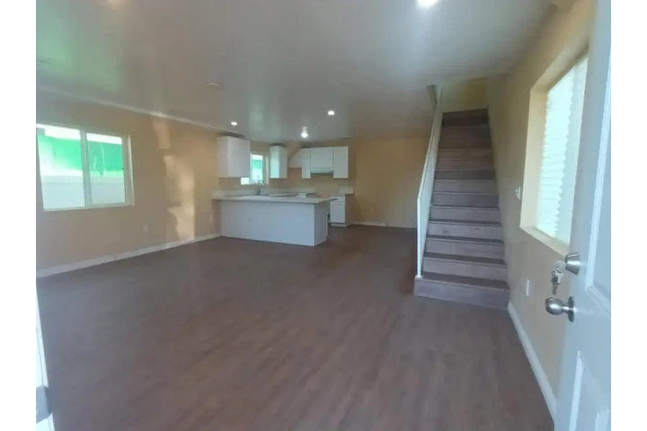 $3595 : Renta 3 recamaras 2banos image 2