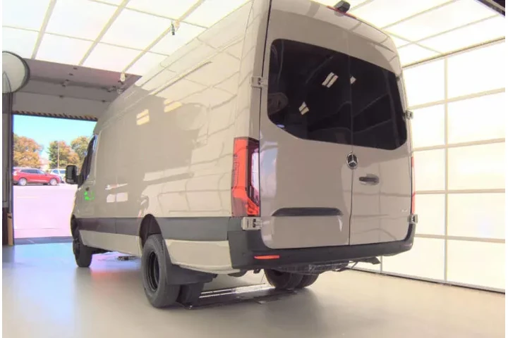 $49995 : 2020 Mercedes-Benz Sprinter 3 image 5