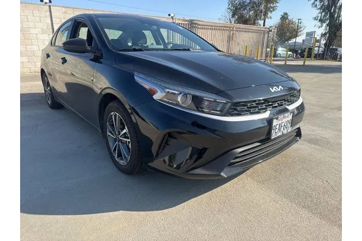 $18649 : Kia Forte 2023 LXS 4dr Sedan image 7