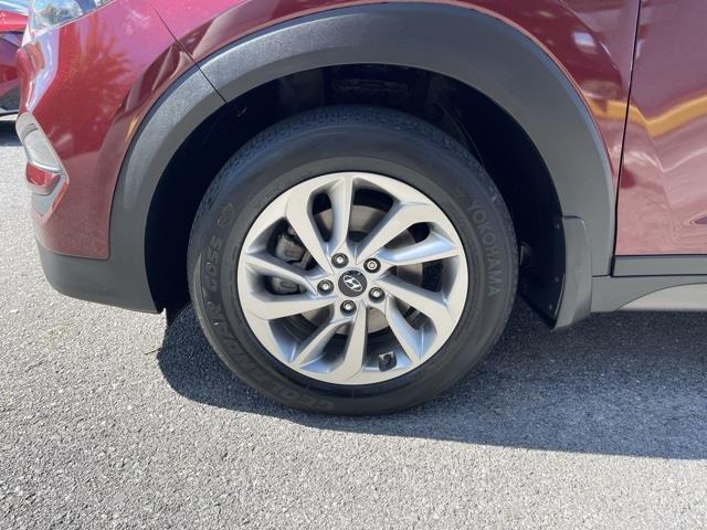 $14995 : PRE-OWNED 2016 HYUNDAI TUCSON image 9