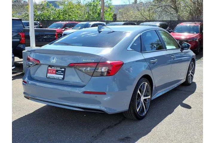 $25900 : Honda Civic 2024 Touring 4dr image 4