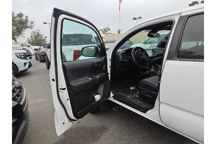 $37067 : Toyota Tacoma 2023 4x4 TRD S image 6