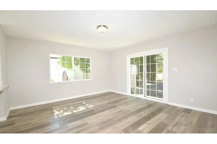 $2500 : 3Bed/2Bath House in Koreatown image 8