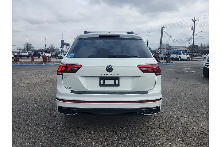 $24997 : Volkswagen Tiguan 2023 SE R- image 4