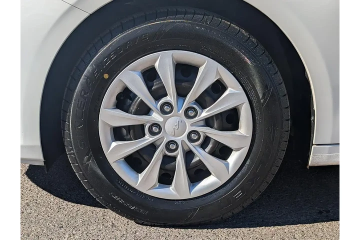 $15004 : Kia Forte 2023 LX 4dr Sedan image 6