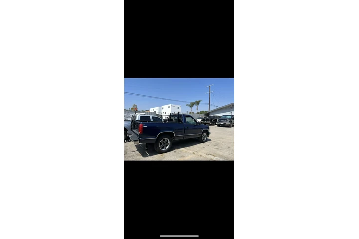 $4000 : Chevy Cheyenne sport 1500 image 2