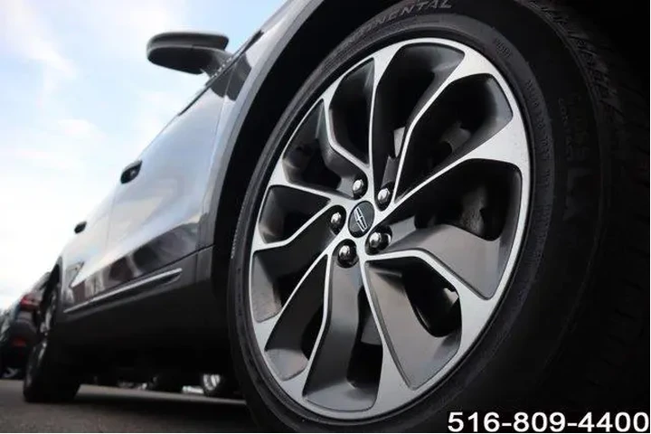 $33947 : Lincoln Nautilus 2022 AWD Re image 8