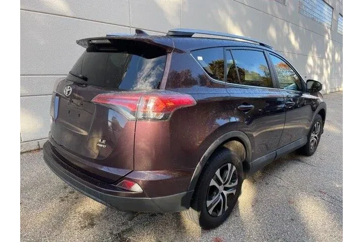 $17500 : Toyota RAV4 2017 AWD LE 4dr image 6