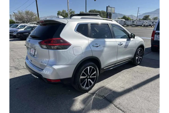 2018 Rogue SL image 6