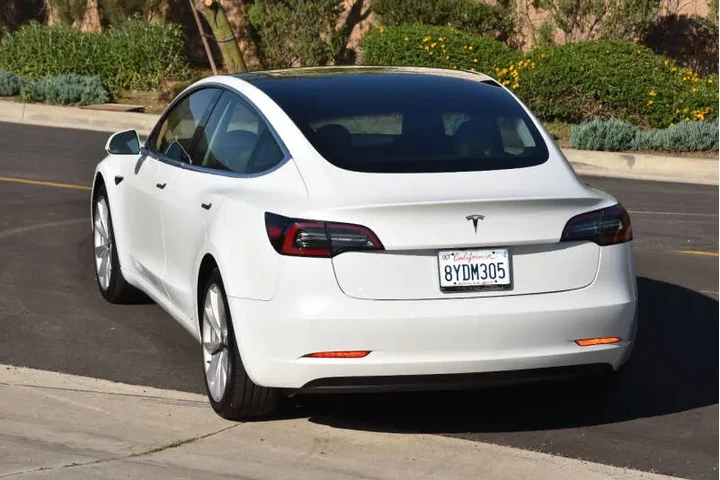 $18999 : 2020 Model 3 Standard Range P image 9