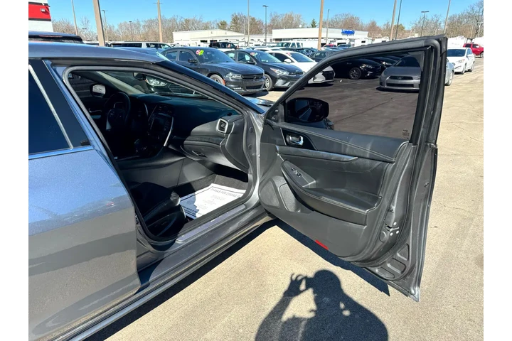 $19980 : 2020 Maxima SV 3.5L image 8