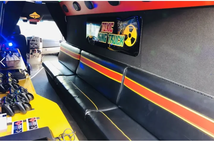 TOXIC GAMING TRUCK image 3
