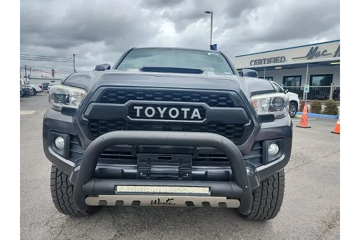 $28998 : Toyota Tacoma 2017 4x2 TRD O image 9