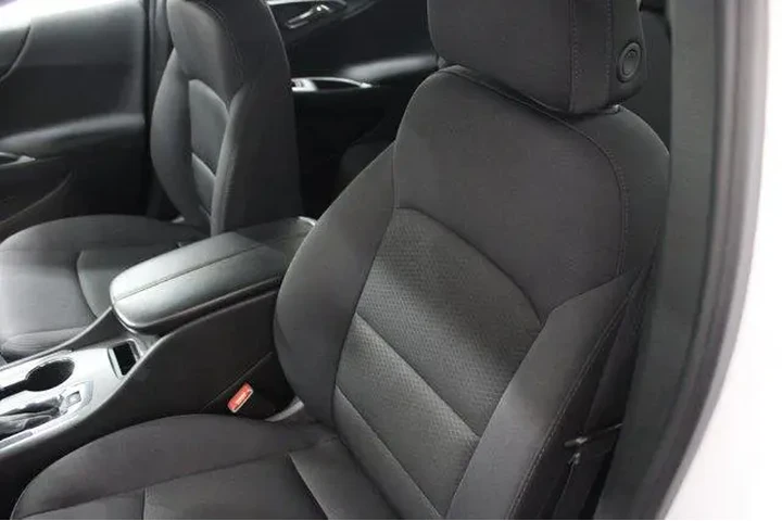 $21988 : Chevrolet Malibu 2024 LT 4dr image 6