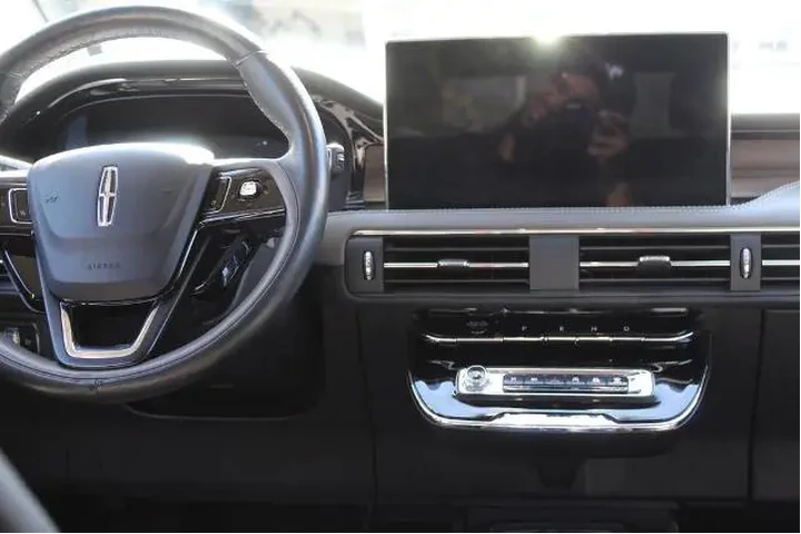 $36498 : Lincoln Corsair 2023 AWD Res image 10