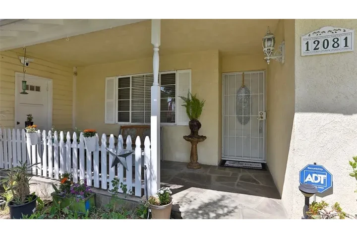 $1500 : Available En Garden Grove image 1