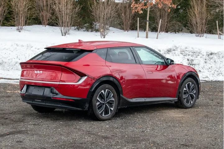 $19795 : Kia EV6 2023 Wind 4dr Crosso image 8