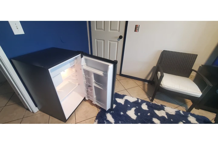 $1250 : Furnished Room for Rent image 7