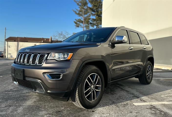 $16995 : 2017 Jeep Grand Cherokee image 2