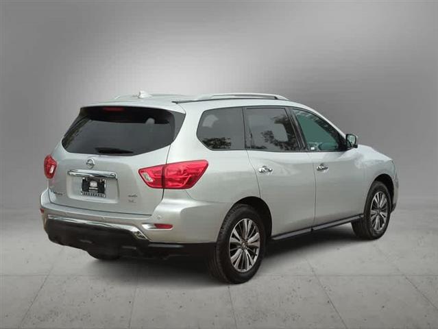 $21270 : Pre-Owned 2020 Nissan Pathfin image 5