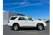 $9997 : Toyota 4Runner 2004 SR5 4dr thumbnail