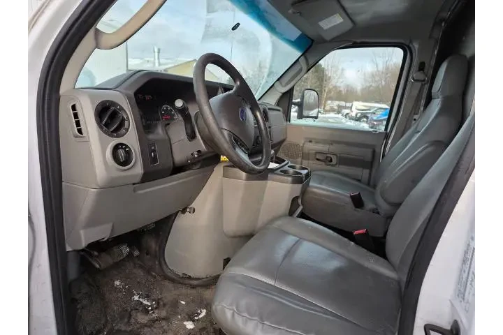 $10467 : Ford E-Series 2017 E-350 SD image 3